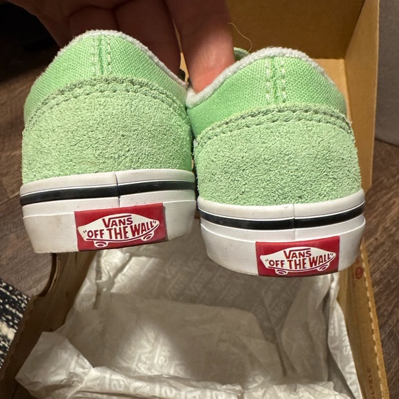 • Vans • Old Skool V Pistachio Green and White Velcro Sneakers 6.5 - Picture 4 of 7